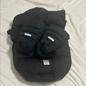 7 A.M. Enfant Black Kids foot muff and gloves Set